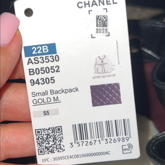 2022 Chanel Small Graine Quilted Business Affinity Backpack Black Light Gold CC - Picture 8 of 17